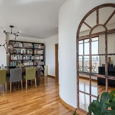 Guestready - Luxury Vacation With River View דירה